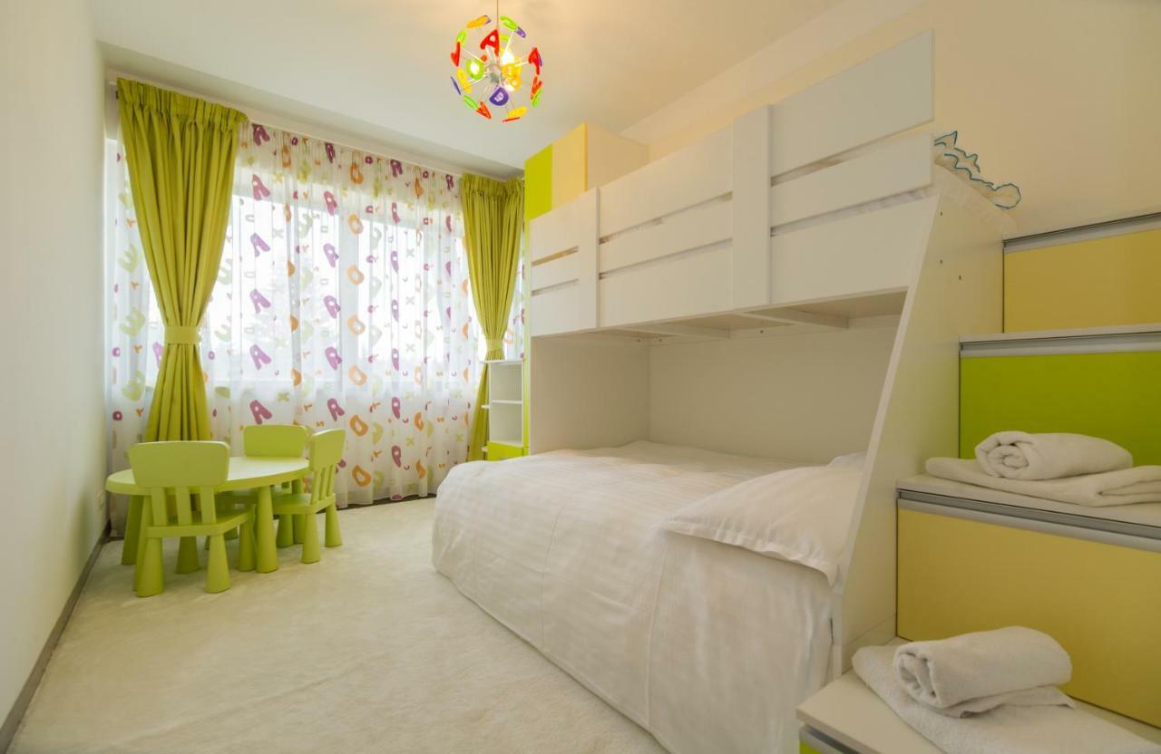 Family Apartment In Silver Mountain Resort 포이아나브라소프 외부 사진